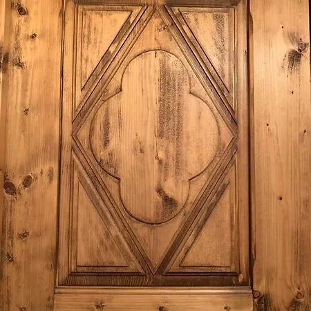 Trois Couronnes Di Charme Ad Uso Turistico Vda Apartment *