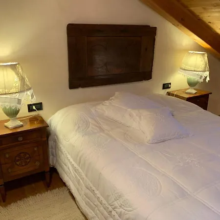 Trois Couronnes Di Charme Ad Uso Turistico Vda * La Salle