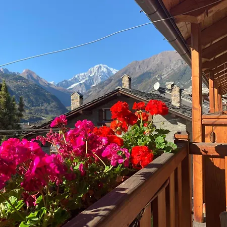 Apartment Trois Couronne Di Charme Ad Uso Turistico Vda *