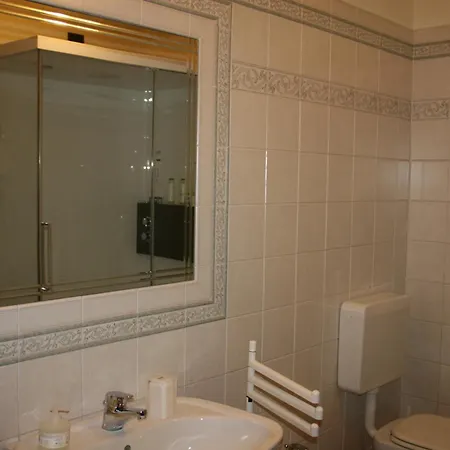 Trois Couronnes Di Charme Ad Uso Turistico Breve E Stagionale *