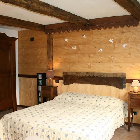 Trois Couronnes - Grande Rochere Appartamento Di Charme A La Salle Valle D'Aosta * La Salle