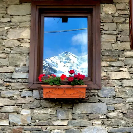 Trois Couronnes - Grande Rochere Di Charme A Valle D'aosta *