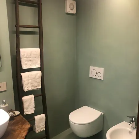 Trois Couronnes Di Charme Ad Uso Turistico Breve E Stagionale Apartmán *