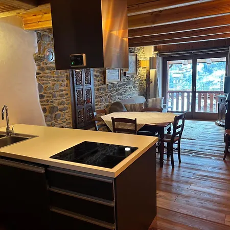 Διαμέρισμα Trois Couronnes - Grande Rochere Appartamento Di Charme A La Salle Valle D'Aosta La Salle