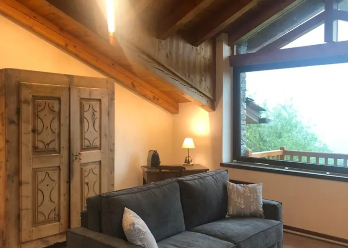 Trois Couronnes Di Charme Ad Uso Turistico Breve E Stagionale Apartment La Salle