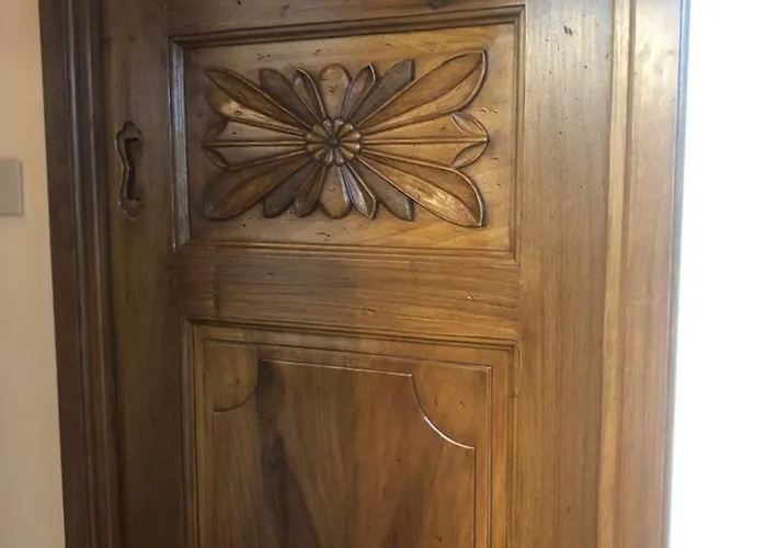 Apartment Trois Couronnes Di Charme Ad Uso Turistico Breve E Stagionale La Salle